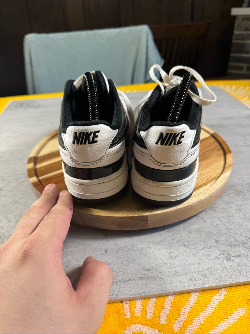 Size 8.5 - Nike Gamma Force White Black shoes - Picture 3 of 6